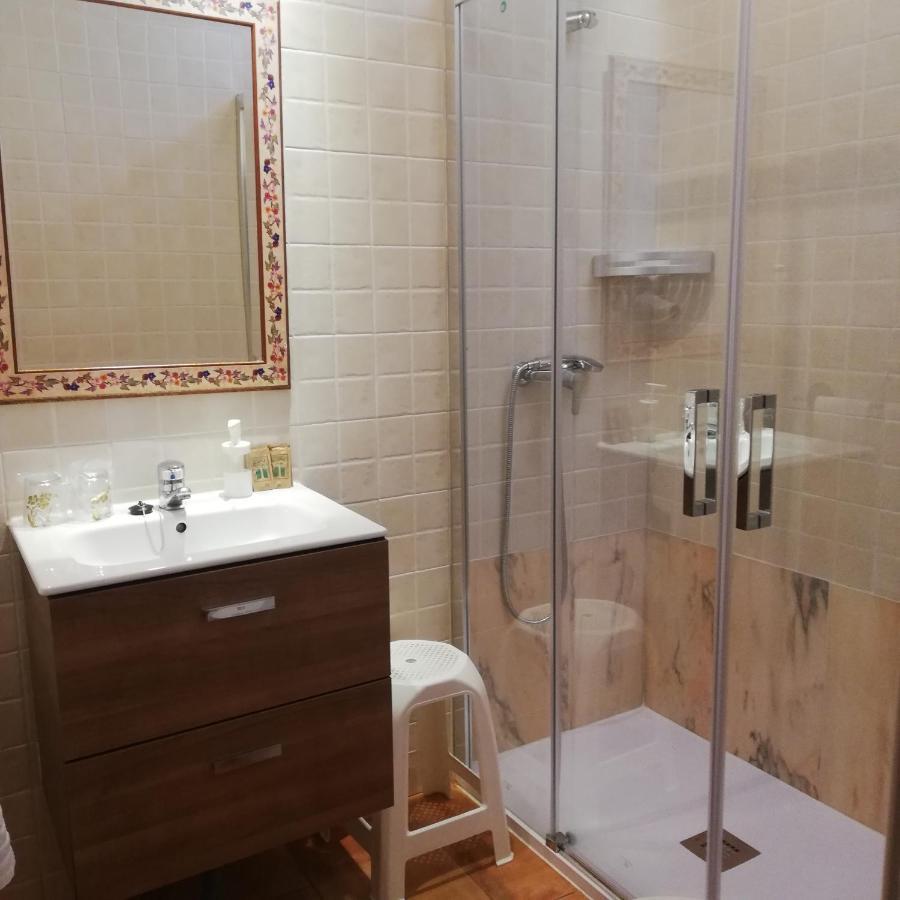 Hotel Don Carlos Caces Екстериор снимка