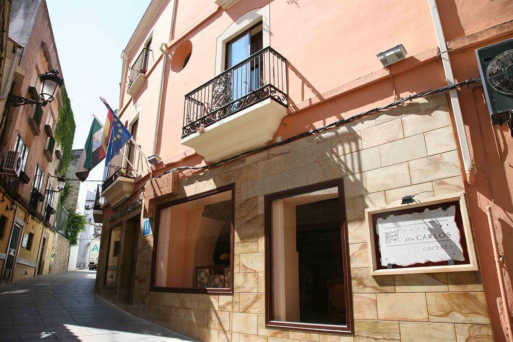 Hotel Don Carlos Caces Екстериор снимка